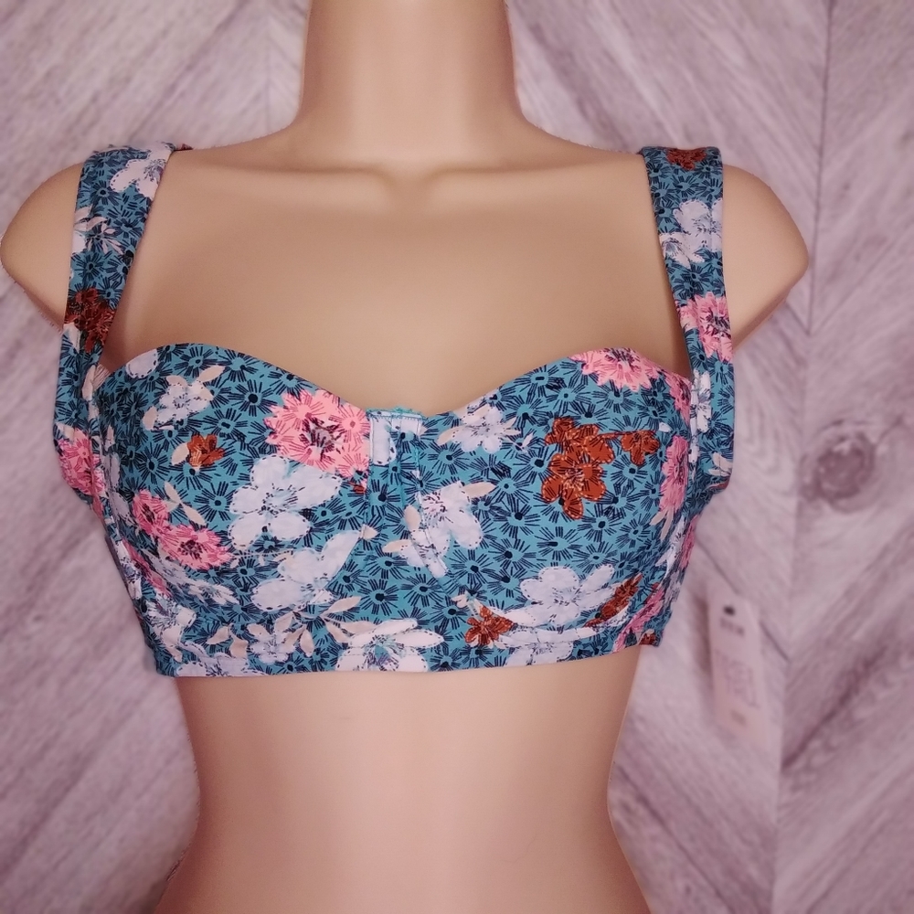 Time And Tru Women's Printed Balconette Swimwear Top Size: Small